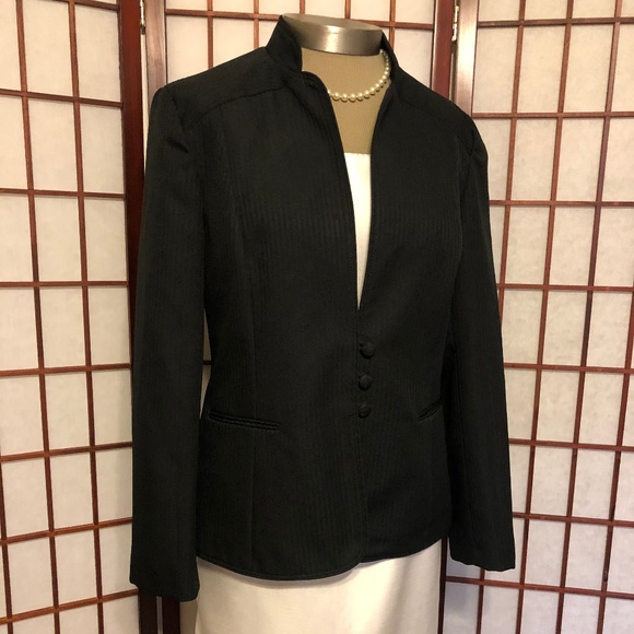 3/$18 CLOSET CLOSIN G VTG BLACK MANDARIN  BLAZER - Picture 1 of 6